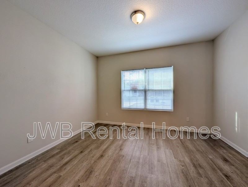 6437 118th St - Photo 6 of 19