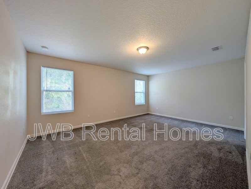 6437 118th St - Photo 7 of 19