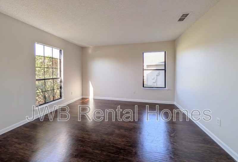 12333 Casheros Cove Dr S - Photo 6 of 23