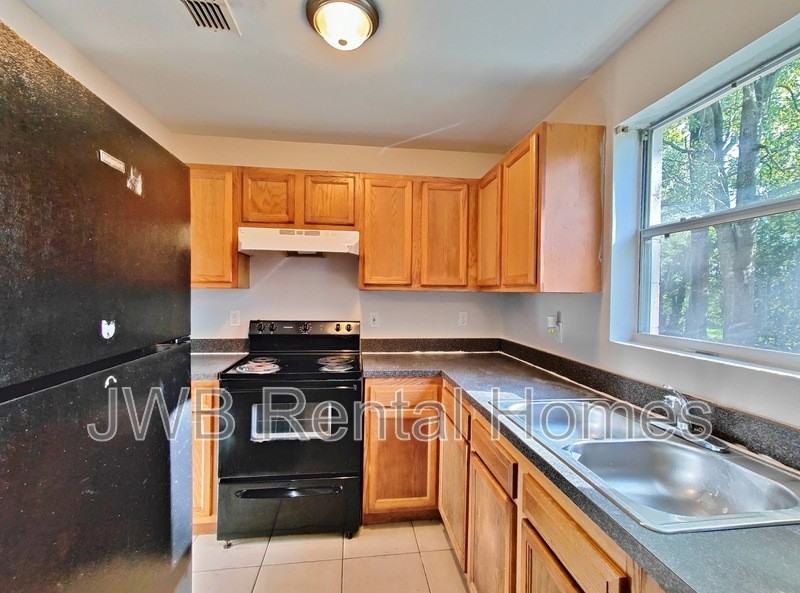 4525 Rainer Rd - Photo 3 of 13