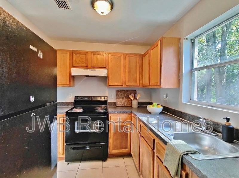 4525 Rainer Rd - Photo 4 of 13