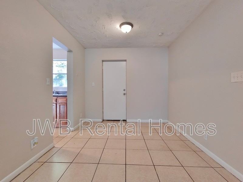 4525 Rainer Rd - Photo 5 of 13