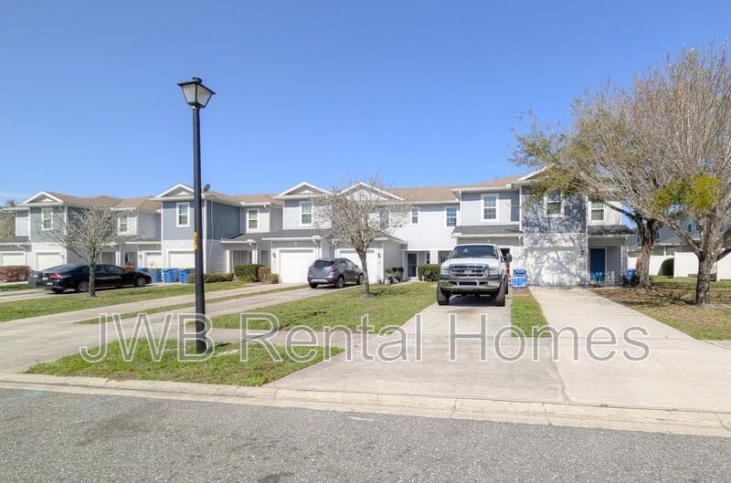 1892 Biscayne Bay Cir - Photo 2 of 22