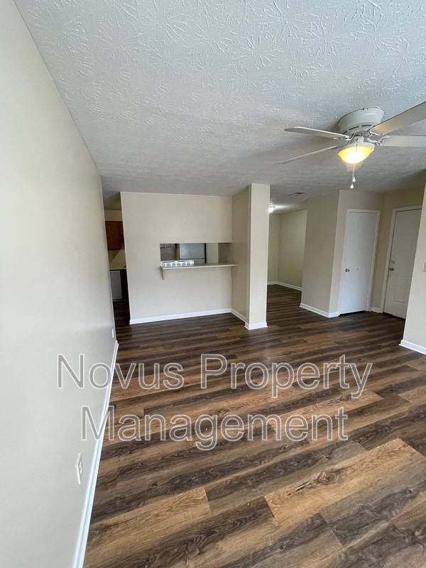 155 Bowen St #15 - Photo 3 of 15