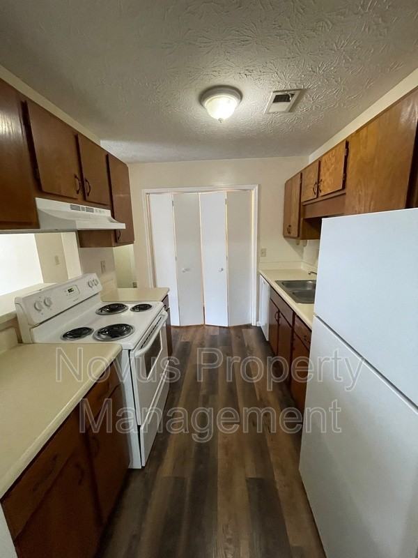 155 Bowen St #15 - Photo 5 of 15