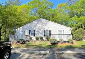 featured image of 155 Bowen St #5