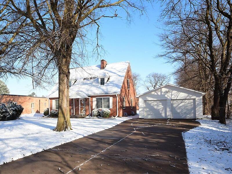 705 E 9th St #705E9thST - Photo 3 of 40