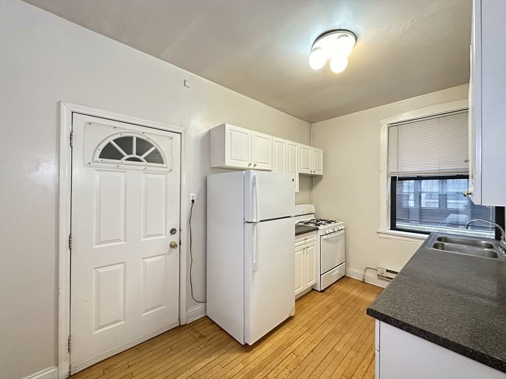 1315 Oak Ave #1J - Photo 3 of 21