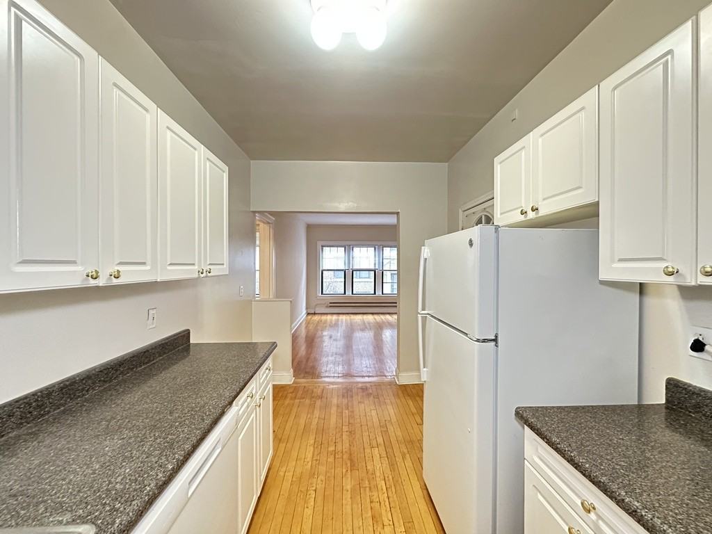 1315 Oak Ave #1J - Photo 5 of 21