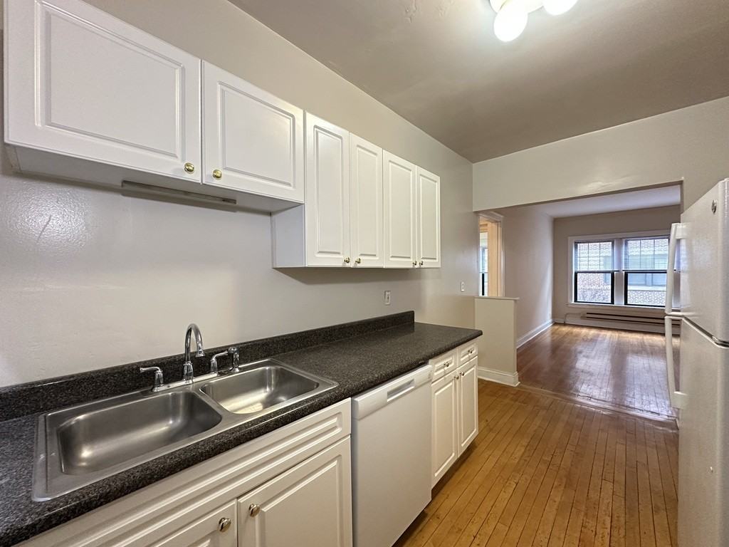 1315 Oak Ave #1J - Photo 6 of 21