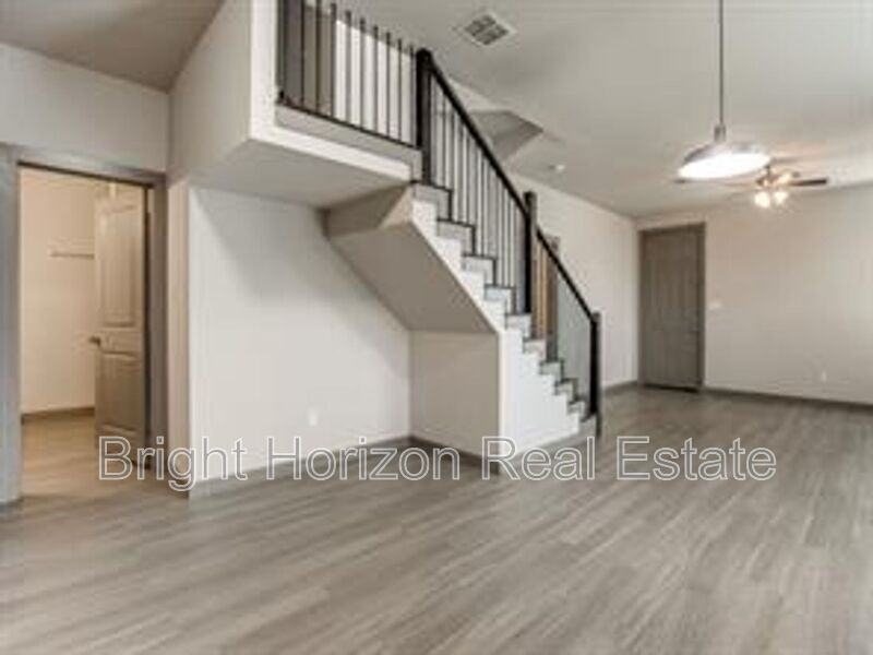 10612 Tube Dr #201 - Photo 6 of 23