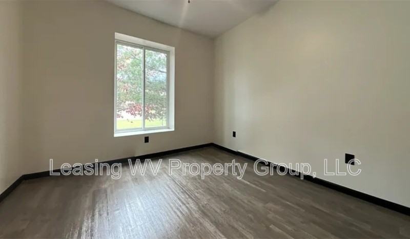 408 Leon Sullivan Way #205 - Photo 5 of 7