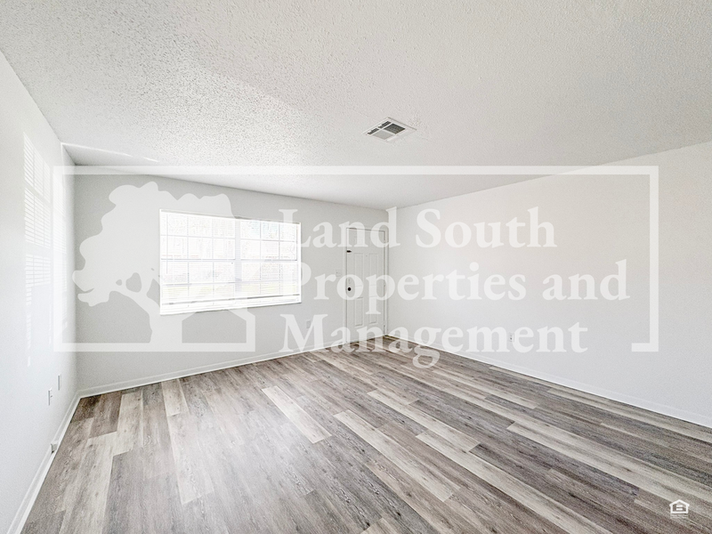 1703 King Ave Apt A #1701A1707B - Photo 4 of 14