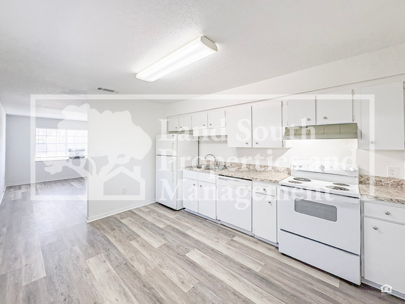 1703 King Ave Apt A #1701A1707B - Photo 6 of 14