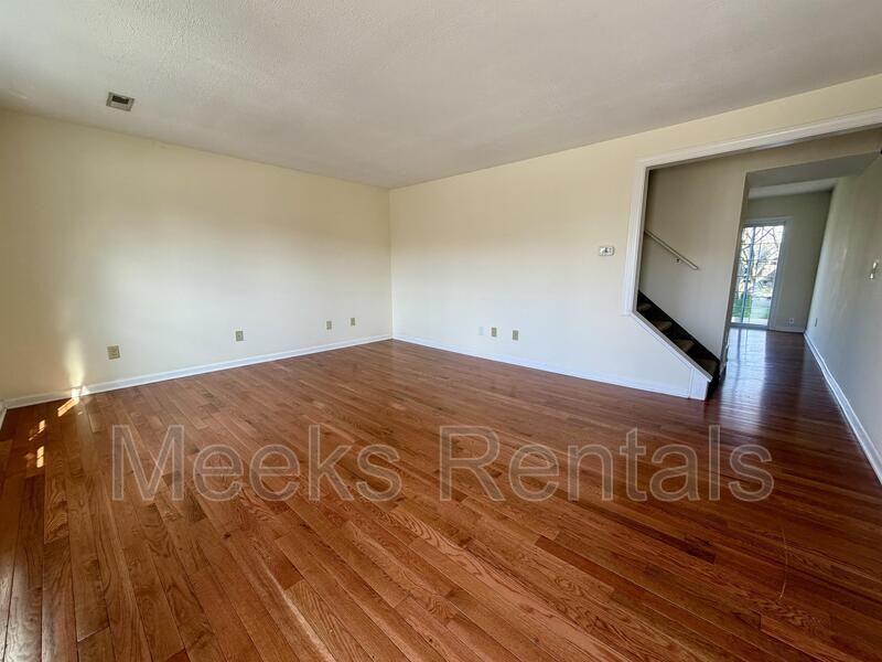 1002 Fairway Gdns - Photo 2 of 9