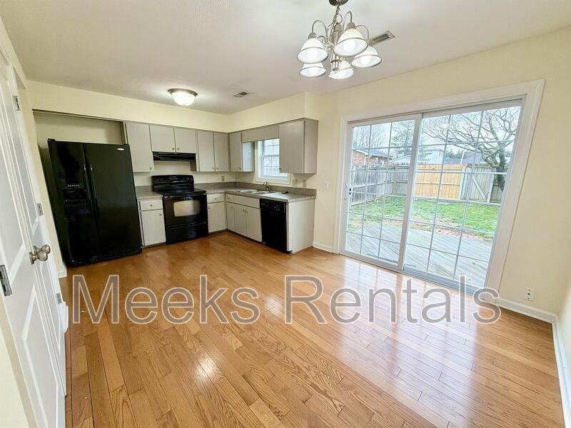 1002 Fairway Gdns - Photo 4 of 9