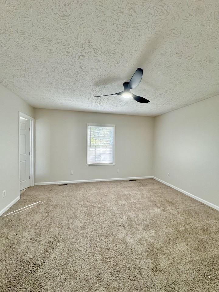 550 Norwood Dr #1 - Photo 4 of 18