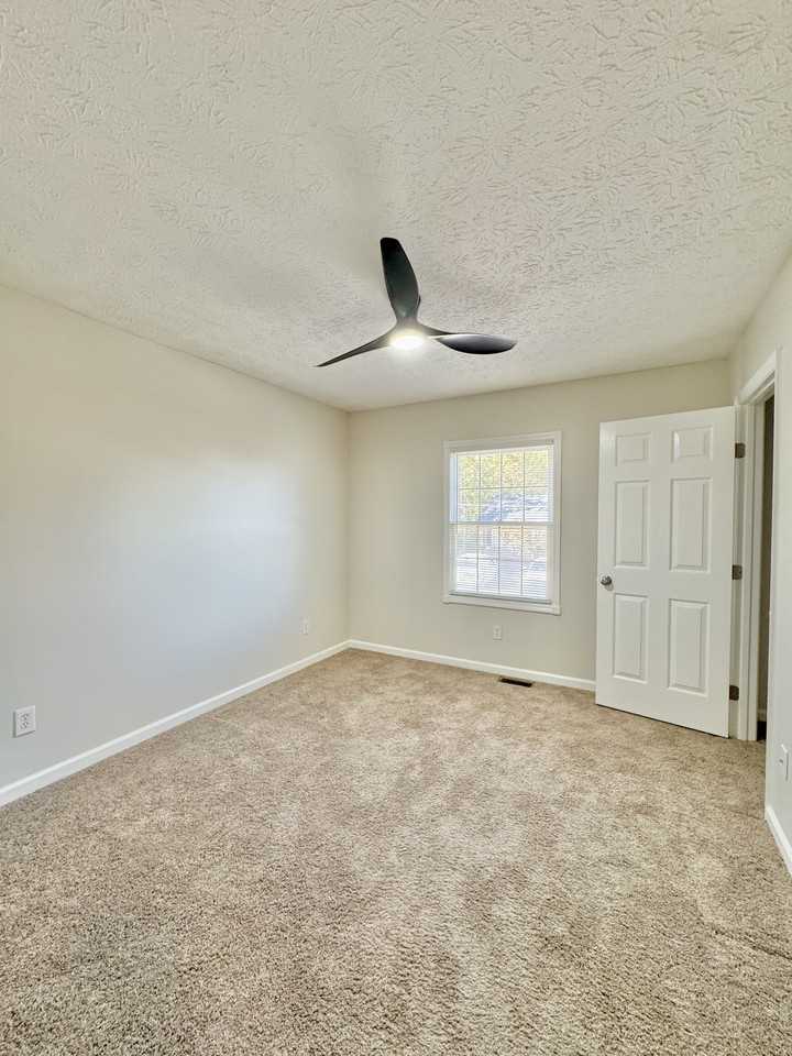 550 Norwood Dr #1 - Photo 5 of 18