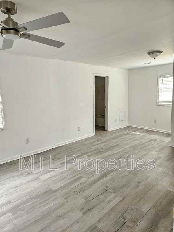 209 Berry St - Photo 4 of 10