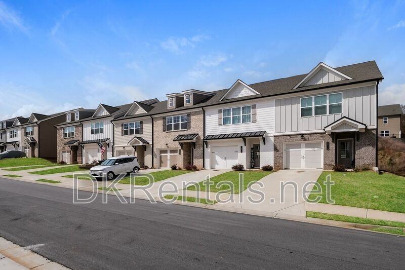 5350 Fox Den Rd - Photo 2 of 19