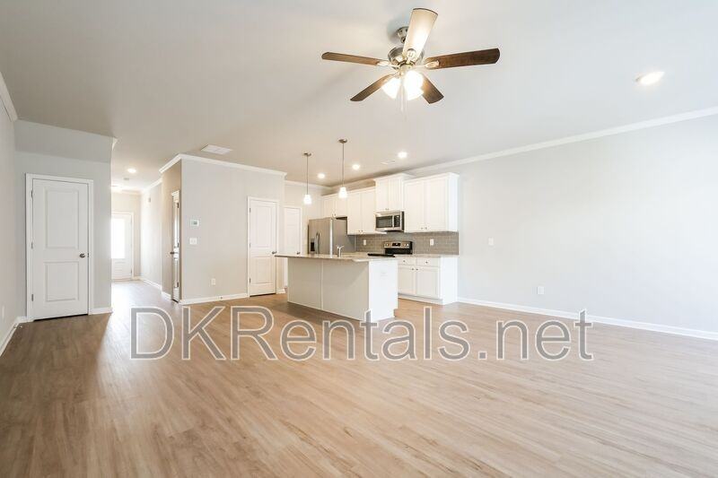 5350 Fox Den Rd - Photo 6 of 19