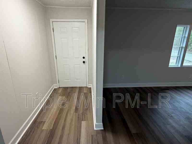 8010 Westwood Ave - Photo 4 of 45