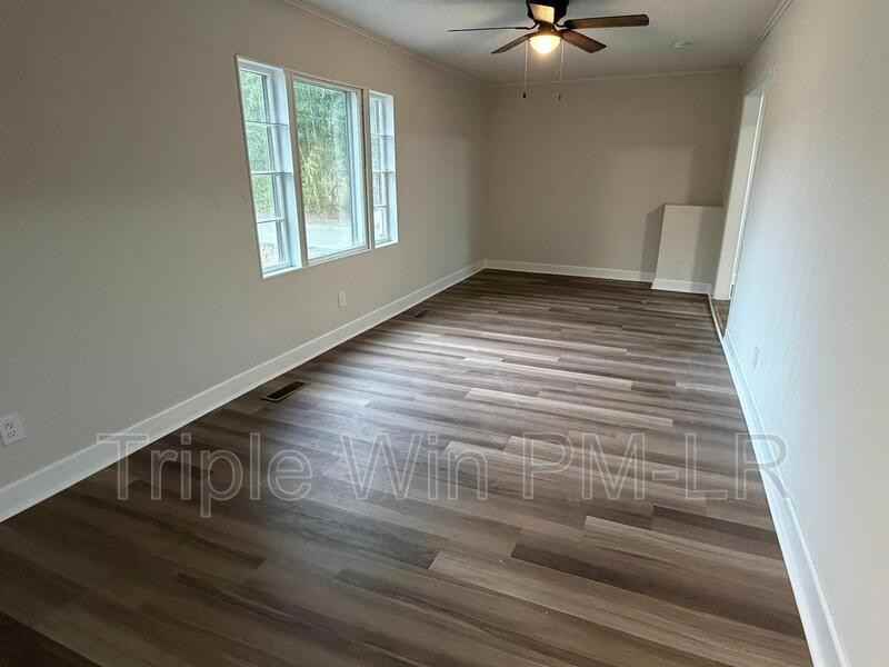 8010 Westwood Ave - Photo 5 of 45