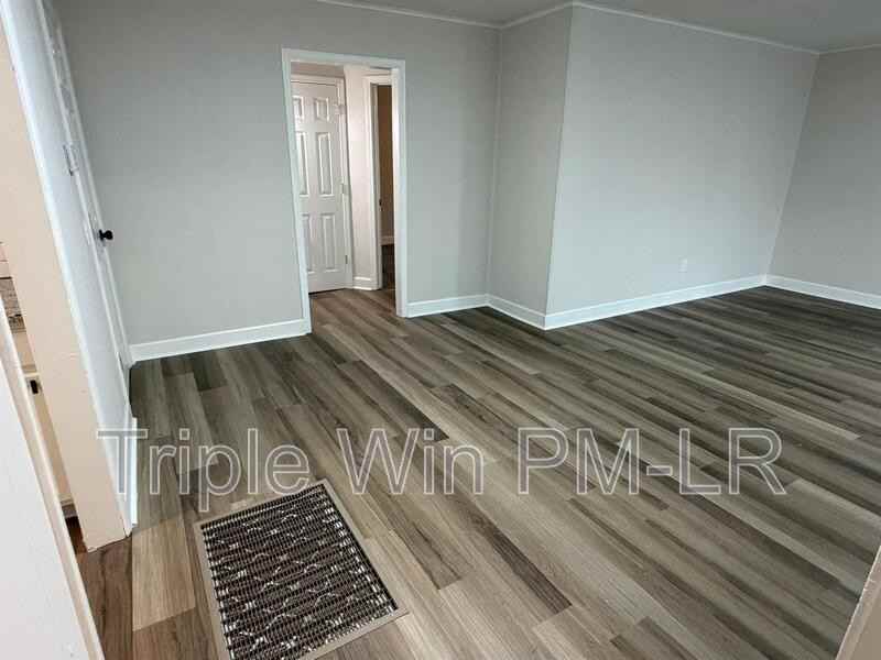 8010 Westwood Ave - Photo 6 of 45