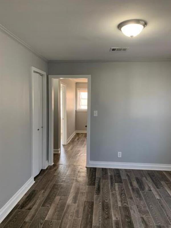 352 Adams St - Photo 4 of 24