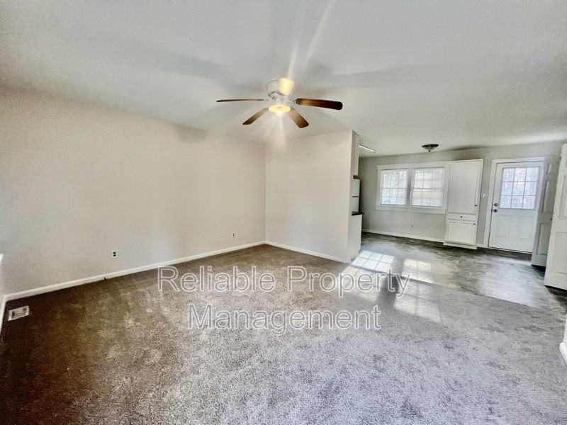 1703 Foxwood Dr - Photo 3 of 15