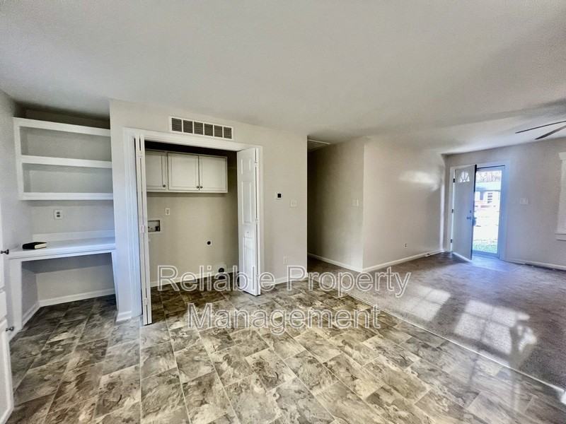 1703 Foxwood Dr - Photo 5 of 15