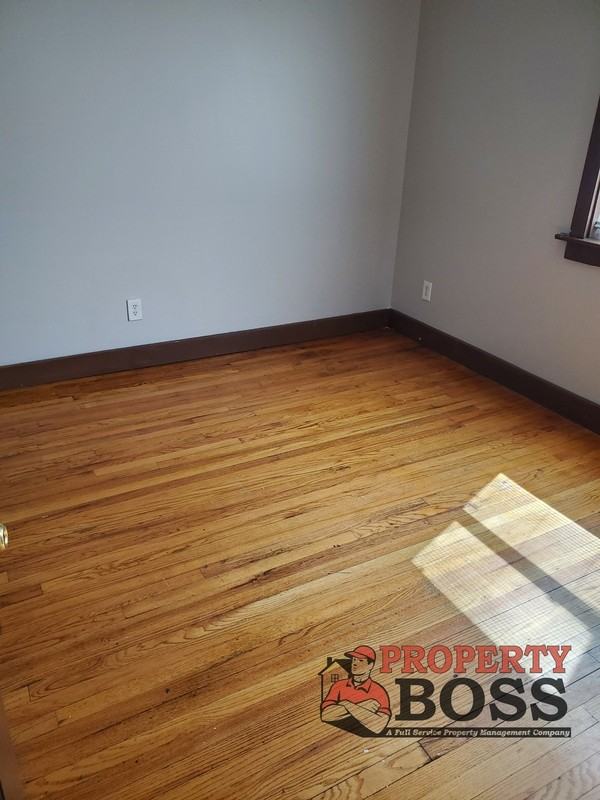 1502 Broadway St - Photo 6 of 7