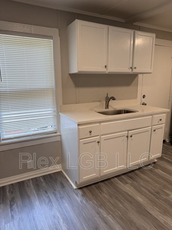 109 Ware St - Photo 5 of 6