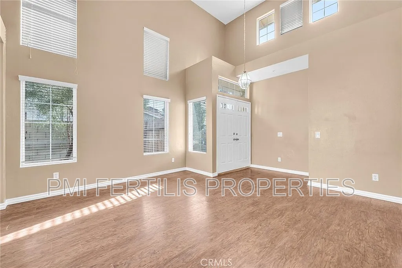 Valley Forge Ct - Photo 4 of 29