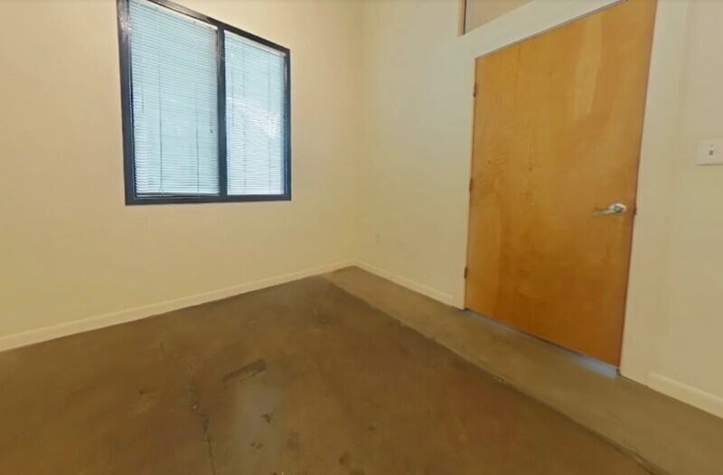 1011 W Marshall St #215 - Photo 4 of 6