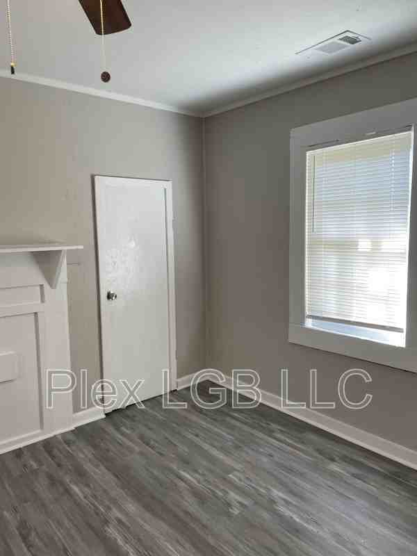 326 Daniel St - Photo 3 of 5