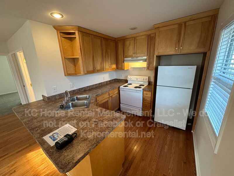 1903 W 43rd Pl - Photo 6 of 24