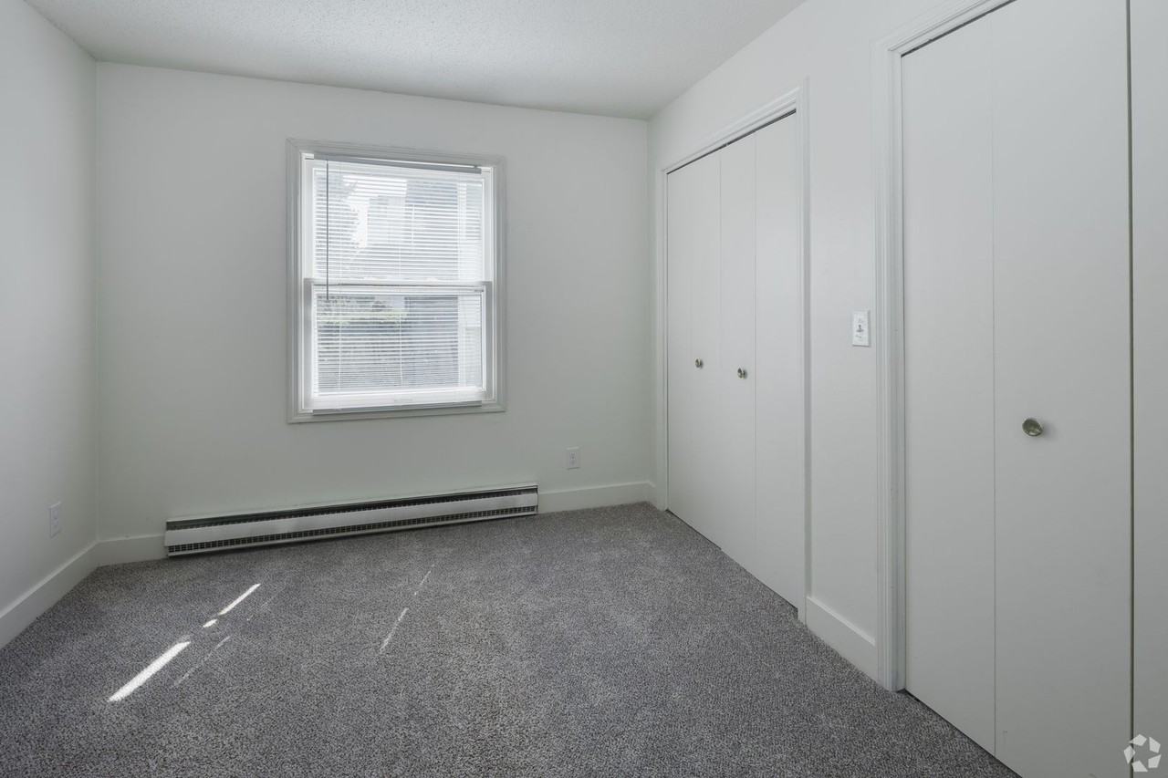 303 Clark - Photo 3 of 12