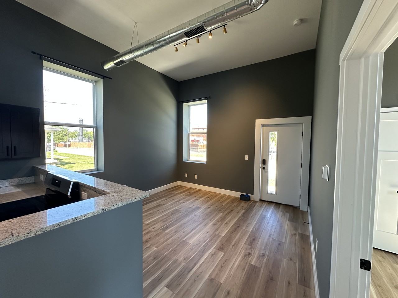 1349 S B St #1 - Photo 2 of 10