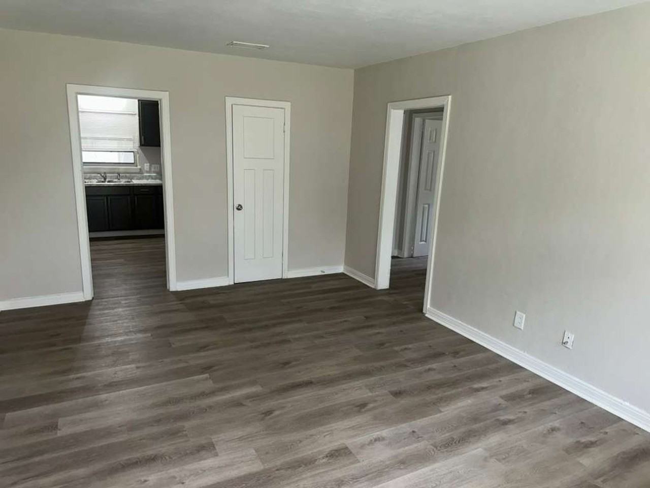 Heritage Oaks @ Virginia (Section 8) - Photo 2 of 6