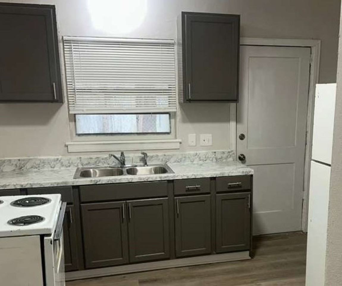 Heritage Oaks @ Virginia (Section 8) - Photo 3 of 6