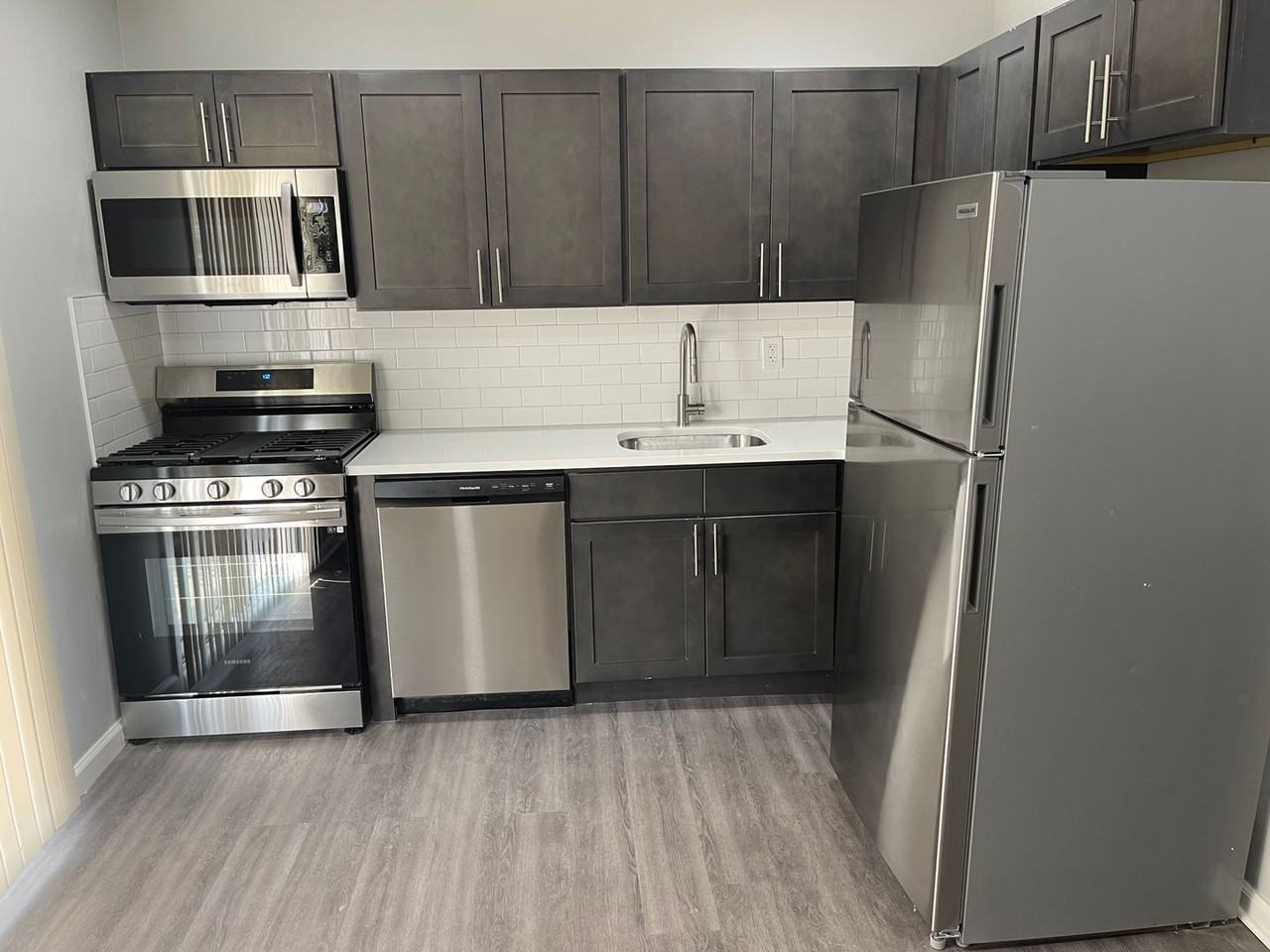 Oakwood Manor Apartments - Photo 2 of 22