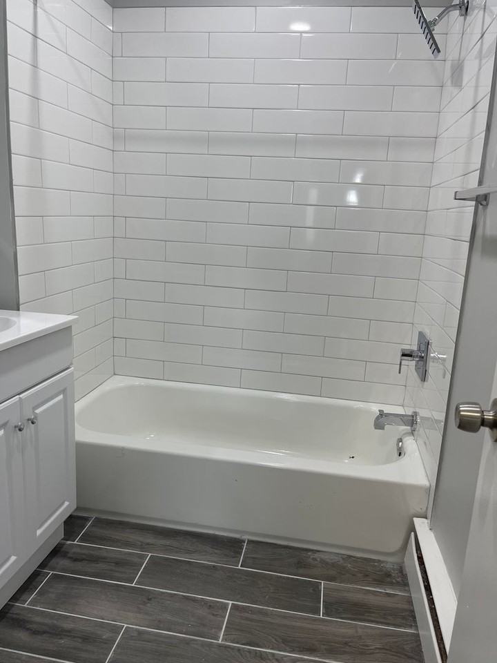 Oakwood Manor Apartments - Photo 7 of 22