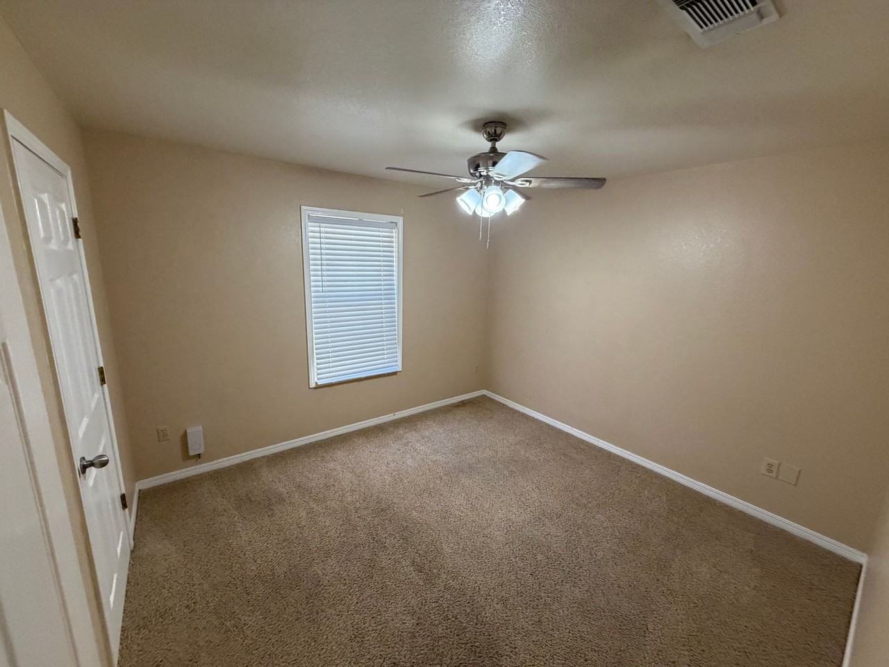 732 Foster Ln - Photo 4 of 5