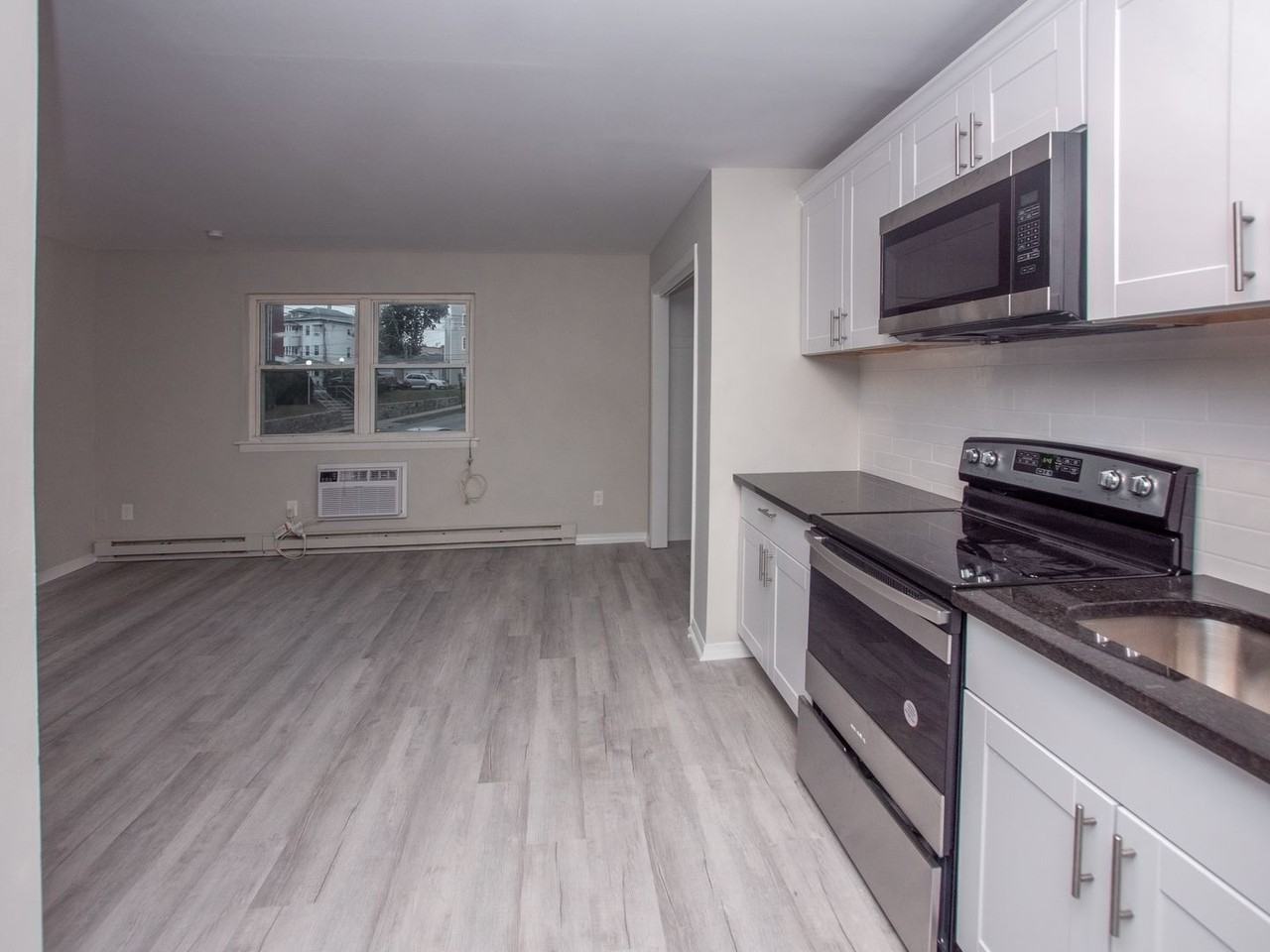 Davis Apartments - Photo 7 of 7