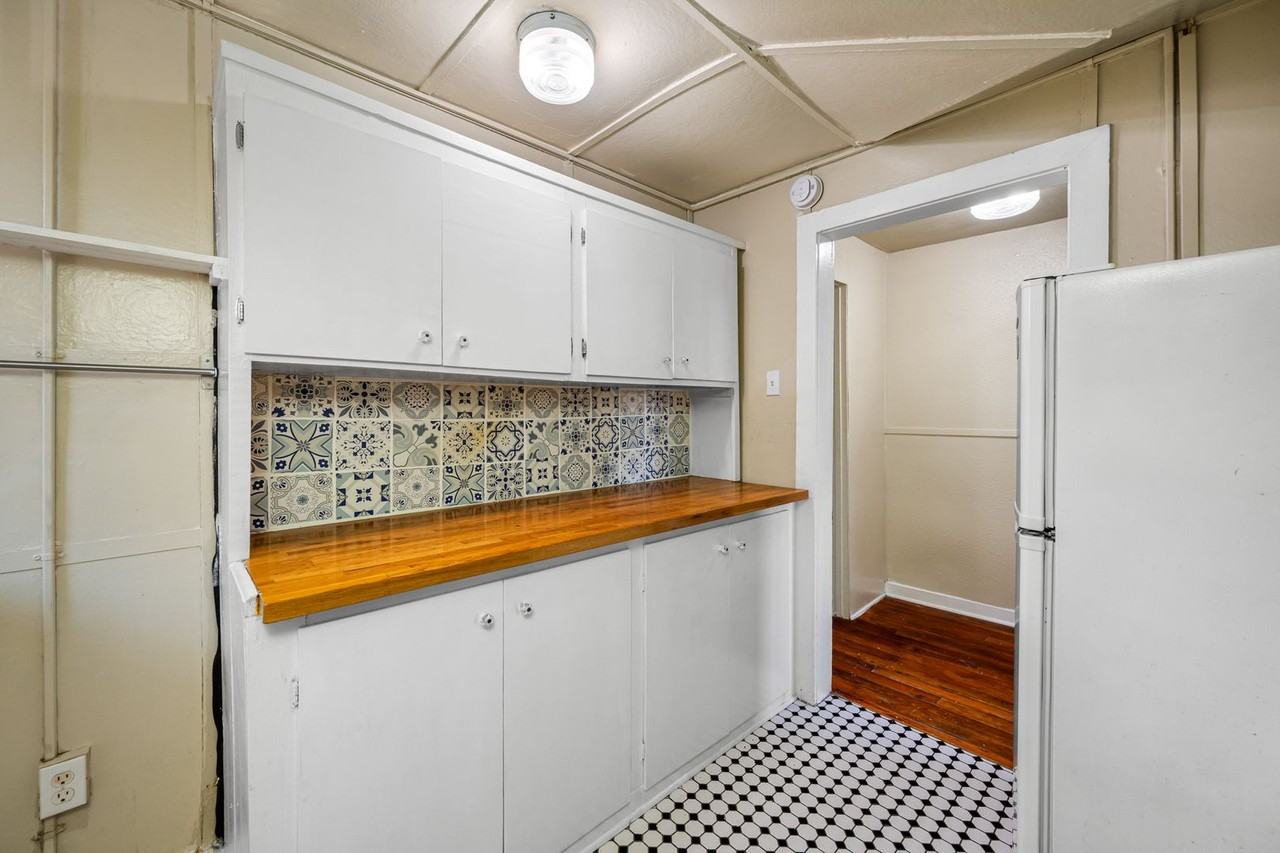 708 E Hollywood St - Photo 7 of 35