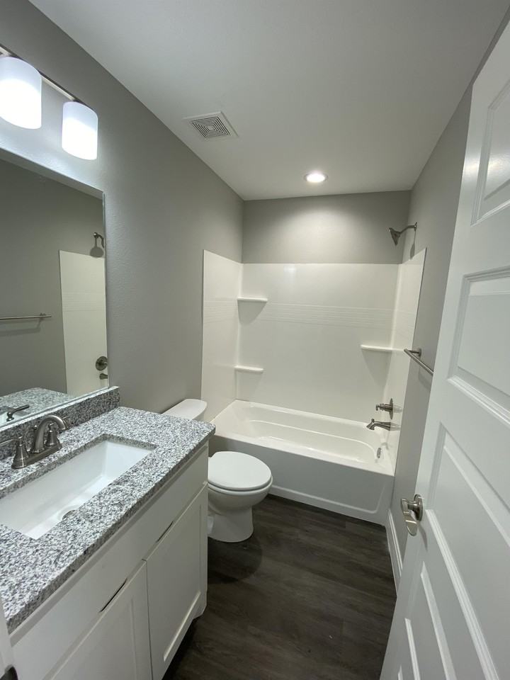 1022 West Shepherd Street, Denison 75020 - Photo 6 of 12