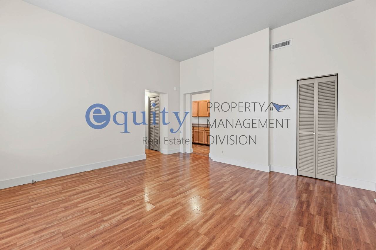 563 & 565 E 1st Ave - EPM - Photo 3 of 19