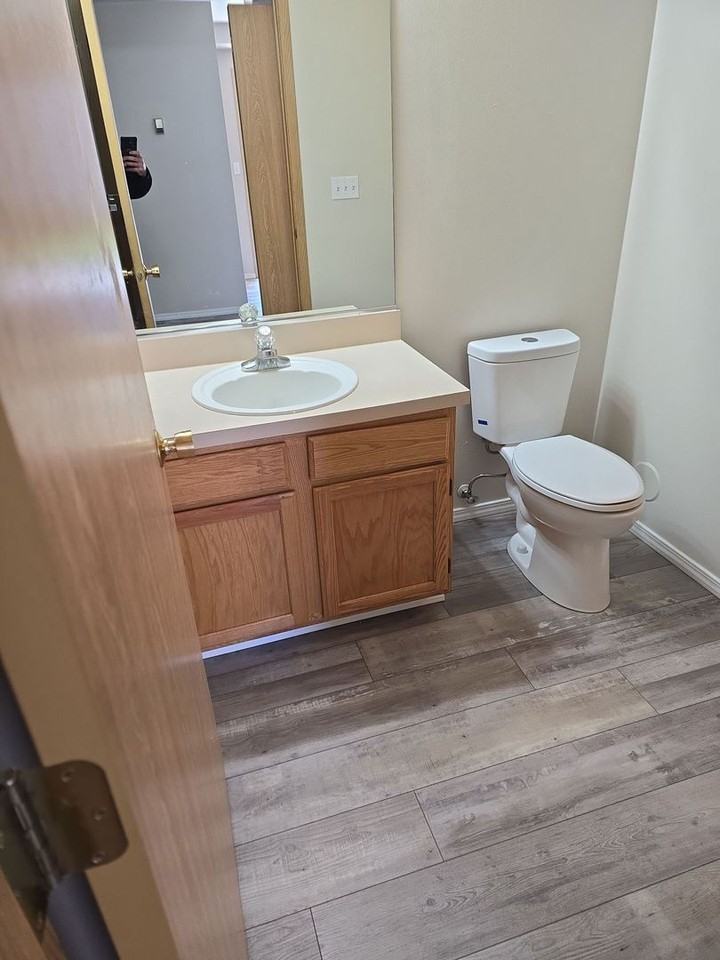 Appleway Apartments - Photo 5 of 12