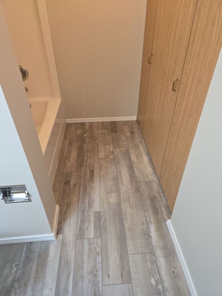 Appleway Apartments - Photo 7 of 12